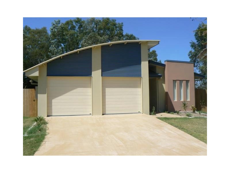 104 SHELLCOT, Toogoom QLD 4655