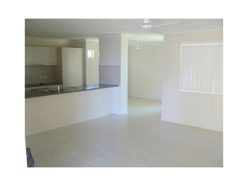 104 SHELLCOT, Toogoom QLD 4655