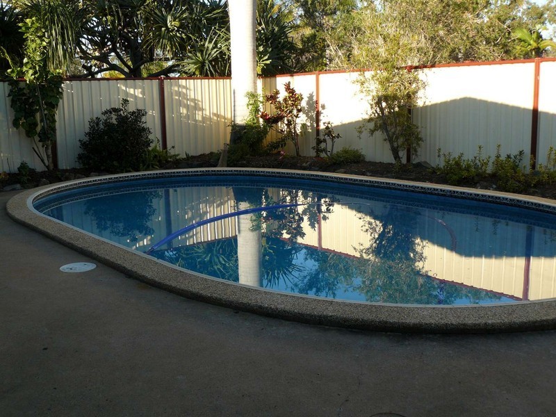 4 Mitta, Urangan QLD 4655
