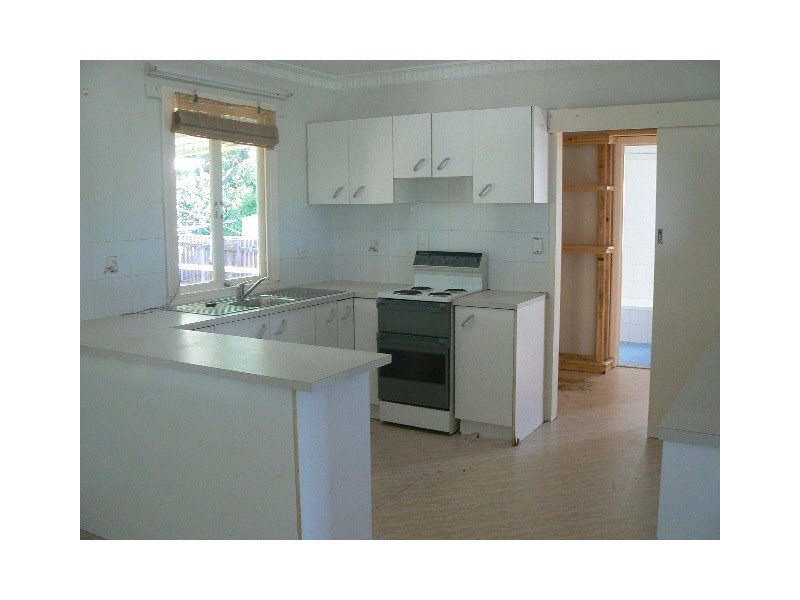 40 John, Scarness QLD 4655