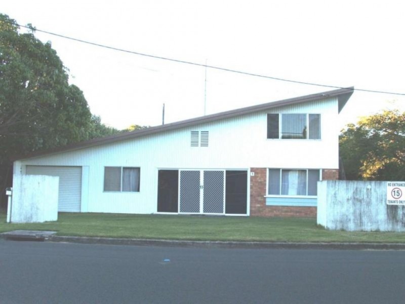 1A/110 Freshwater Street, Torquay QLD 4655
