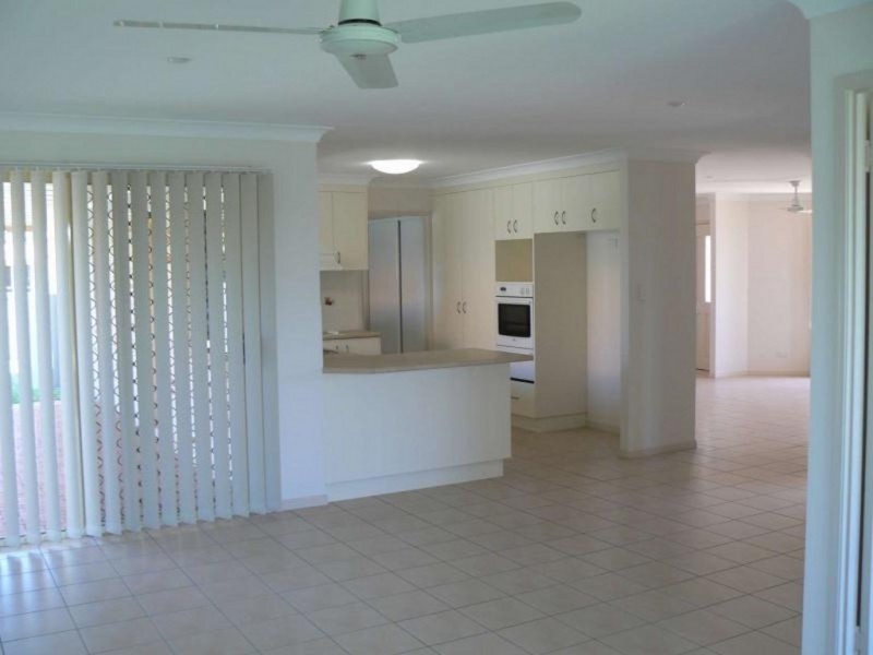 2 Florida Court, Torquay QLD 4655