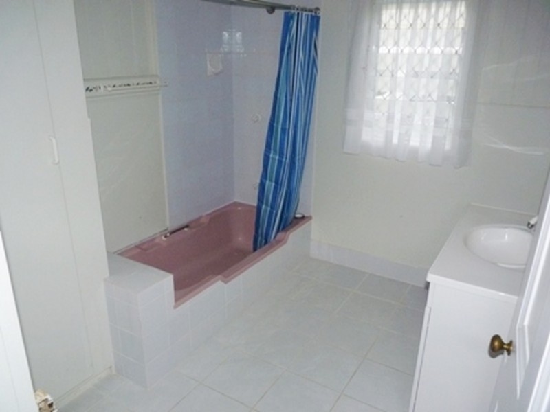 23 Mary, Scarness QLD 4655