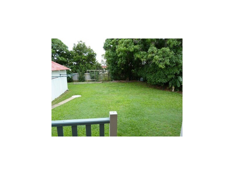 23 Mary, Scarness QLD 4655