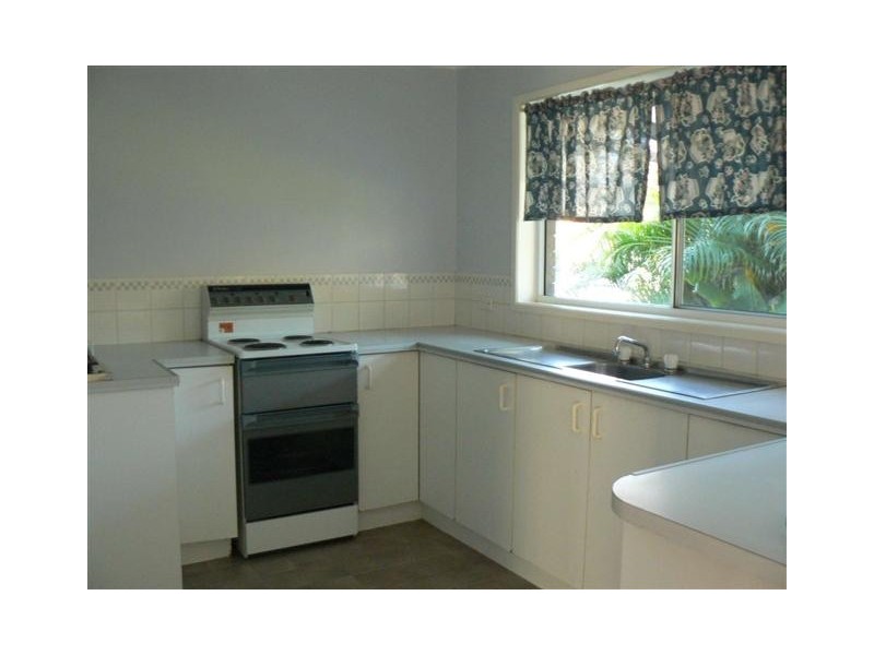 23 Southerden, Torquay QLD 4655