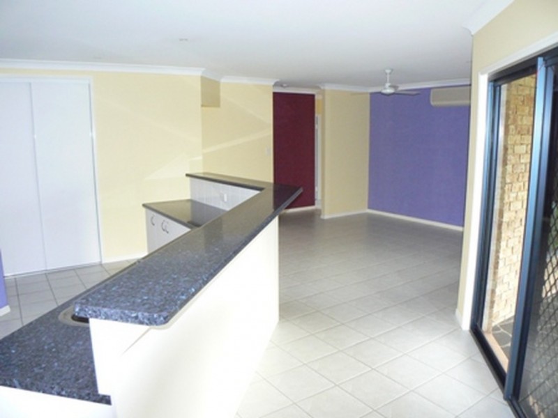 48 Heather Way, Urraween QLD 4655