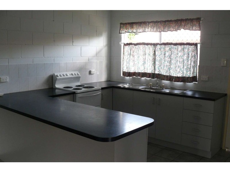 2/2 Pebble, Torquay QLD 4655