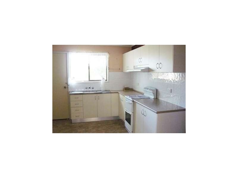 2/38 William, Urangan QLD 4655