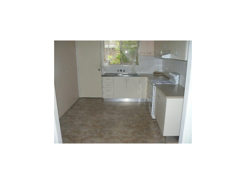 2/38 William, Urangan QLD 4655