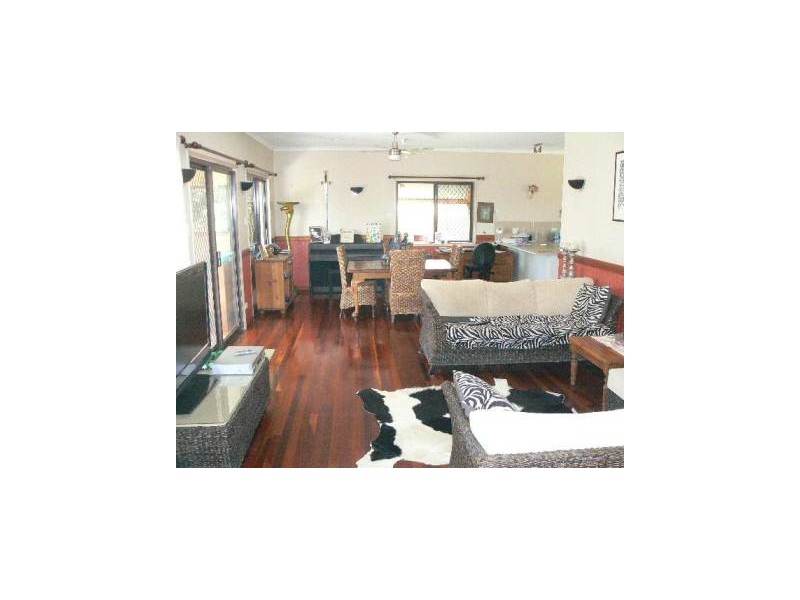 10 Carolyn, Dundowran QLD 4655