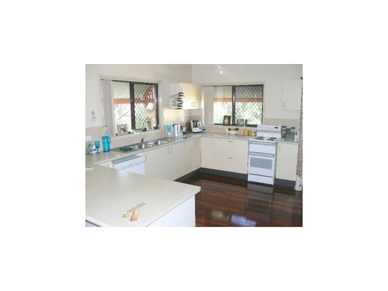 10 Carolyn, Dundowran QLD 4655