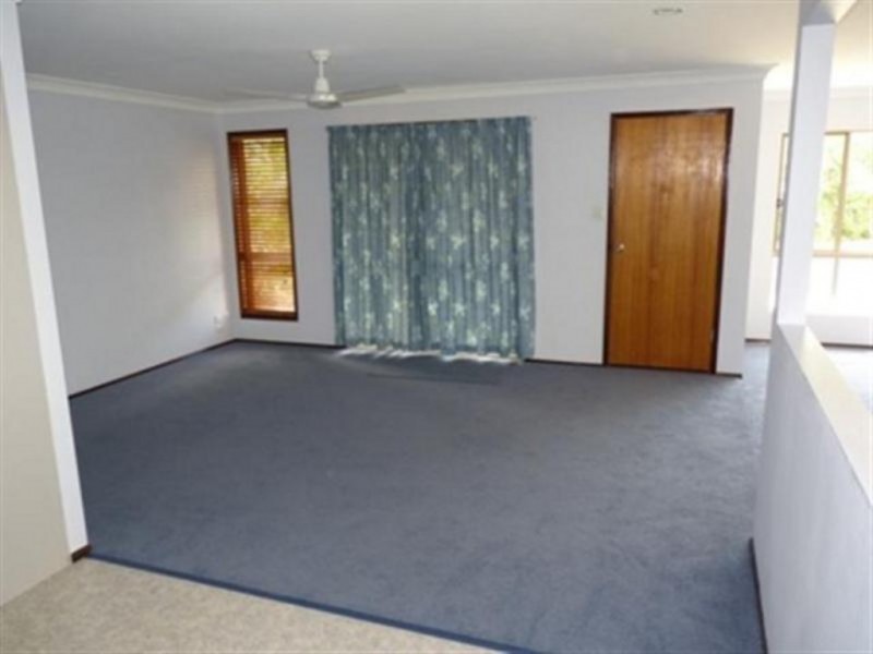 18 Goroka, Kawungan QLD 4655