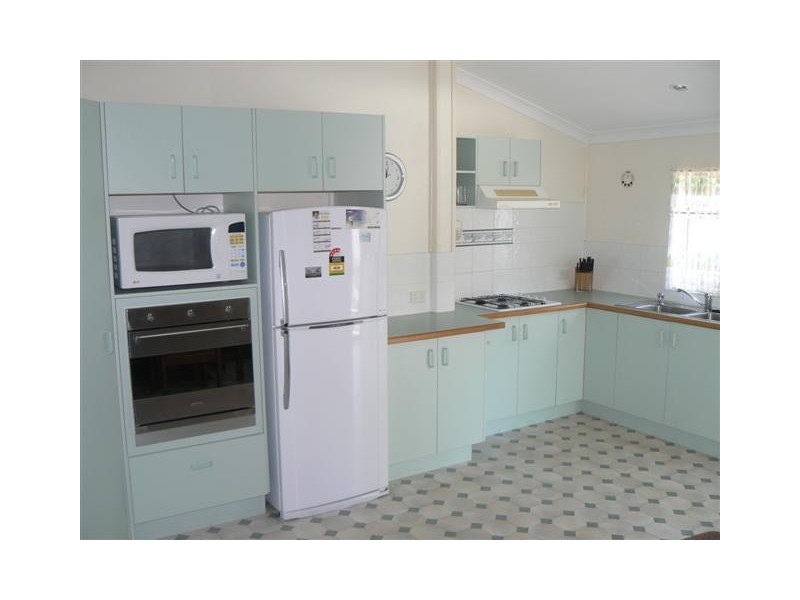 25 Zephyr Street, Scarness QLD 4655