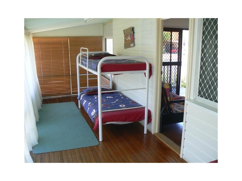 25 Zephyr Street, Scarness QLD 4655