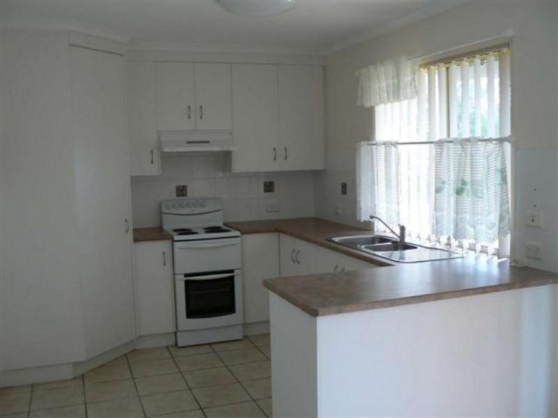 32 Foreshore Drive, Urangan QLD 4655