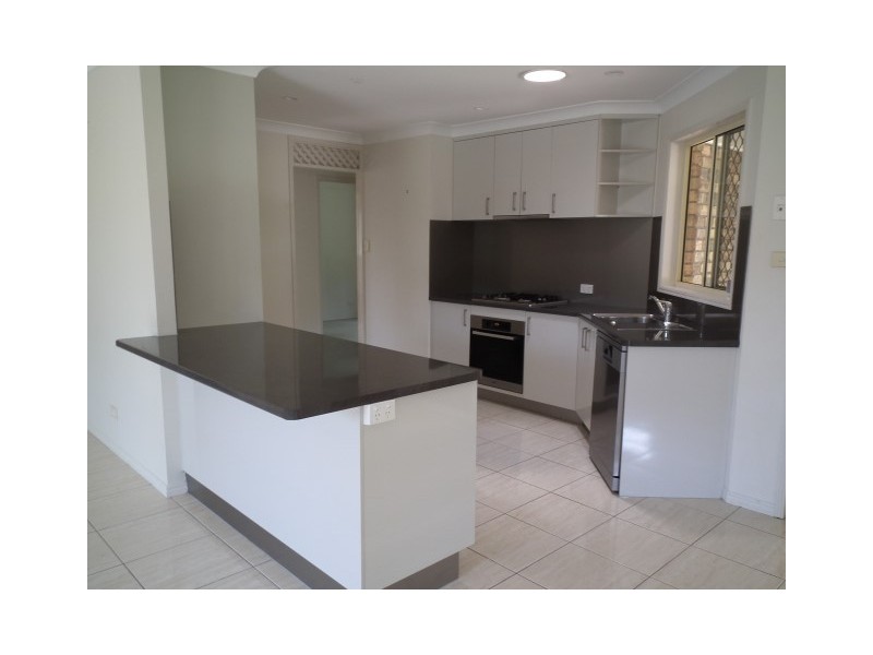 16 Daydream Court, Kawungan QLD 4655