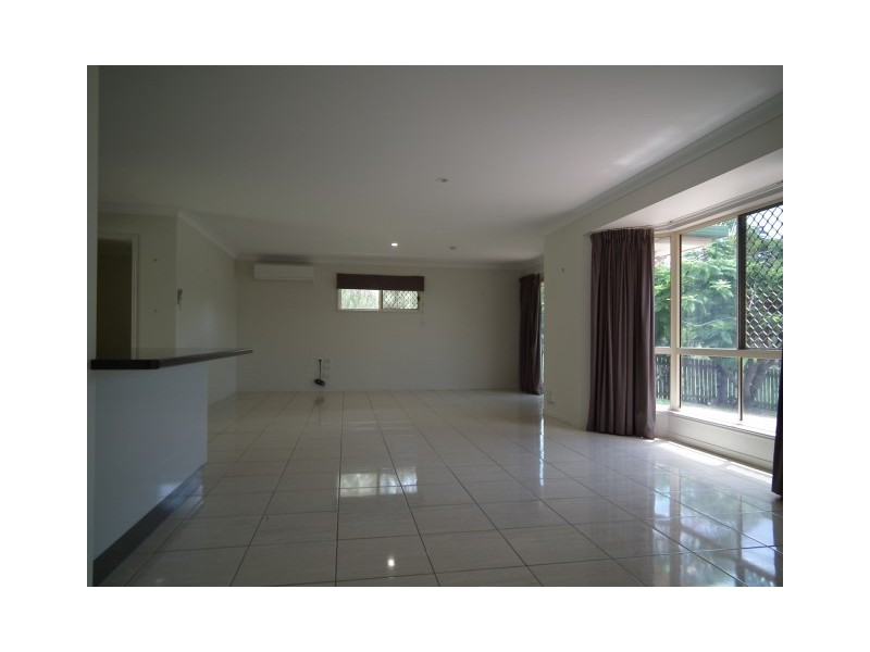 16 Daydream Court, Kawungan QLD 4655