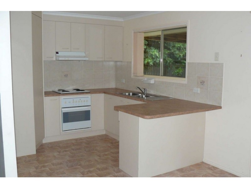 3 Satinay, Urangan QLD 4655