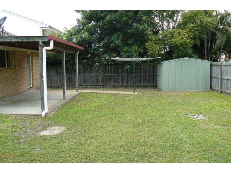 3 Satinay, Urangan QLD 4655