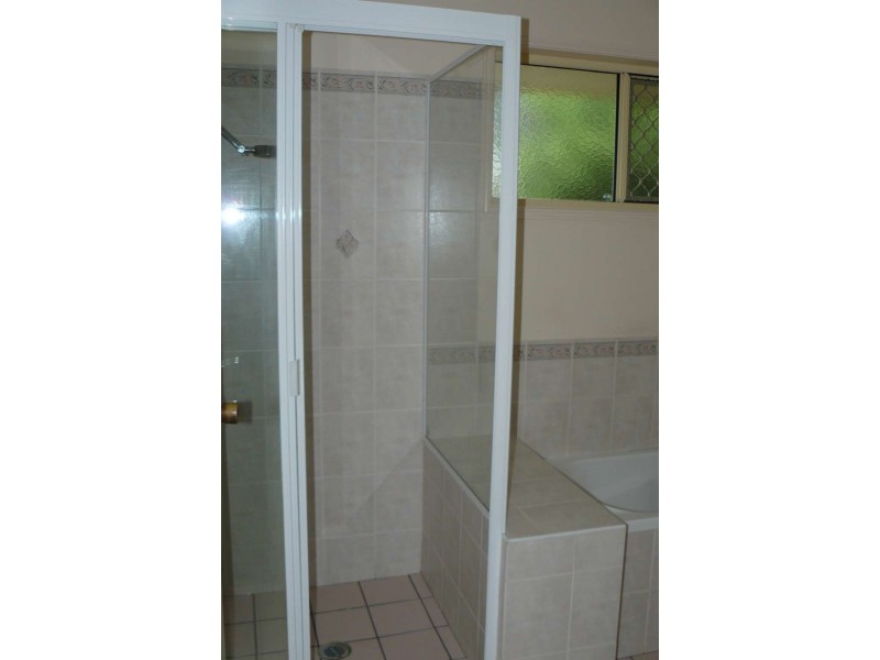 3 Satinay, Urangan QLD 4655