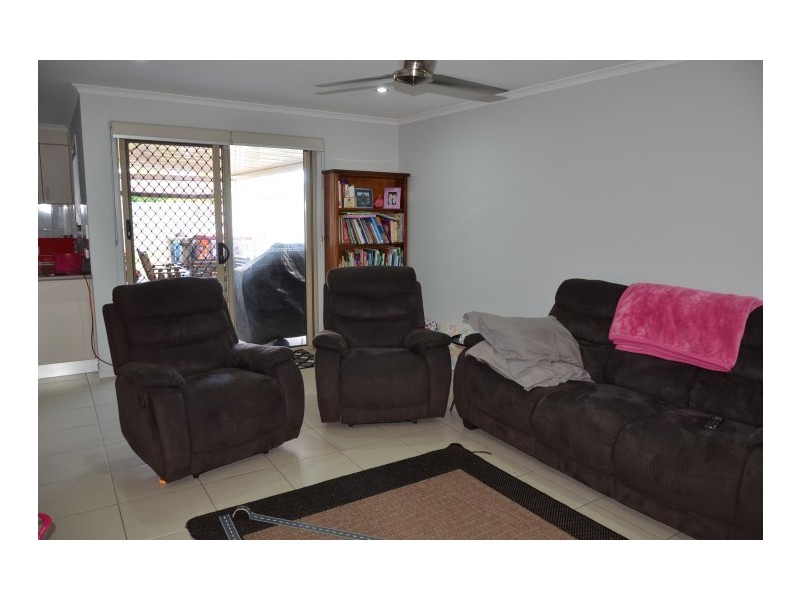 16 Parakeet Circuit, Kawungan QLD 4655