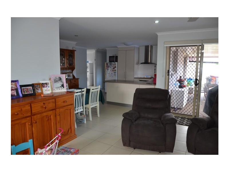 16 Parakeet Circuit, Kawungan QLD 4655