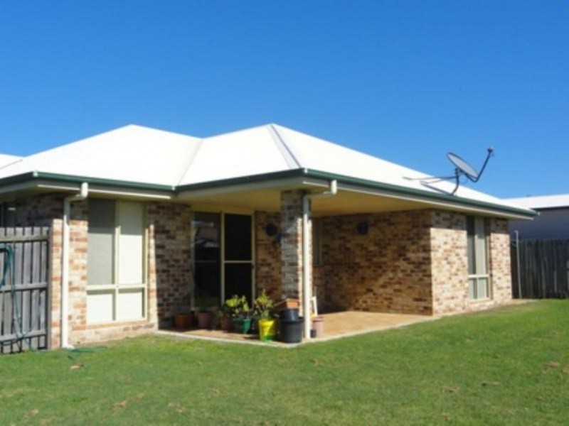 11 Banks Court, Torquay QLD 4655