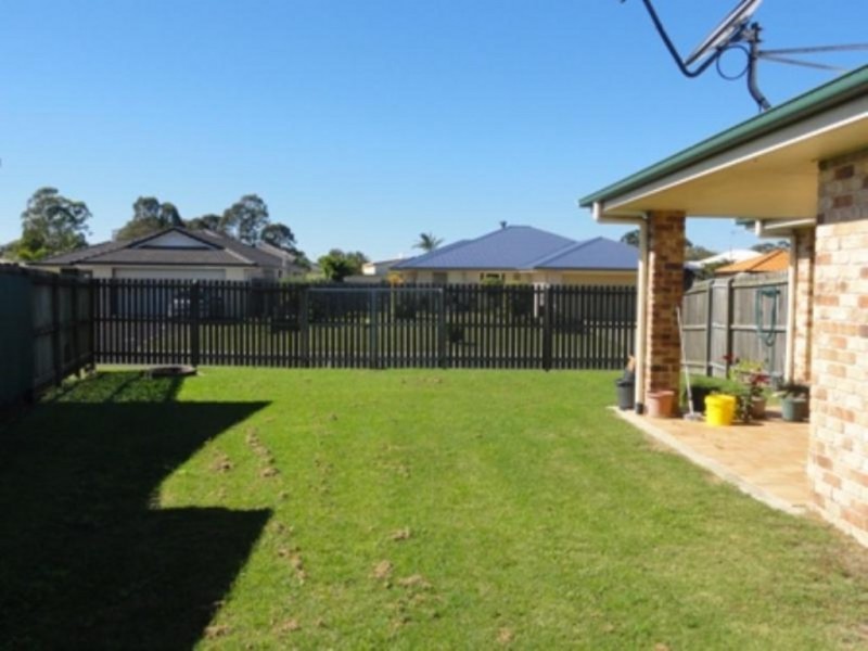 11 Banks Court, Torquay QLD 4655