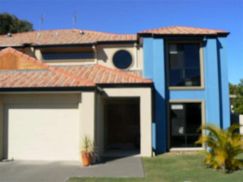 5/2 Barnstaple Street, Torquay QLD 4655