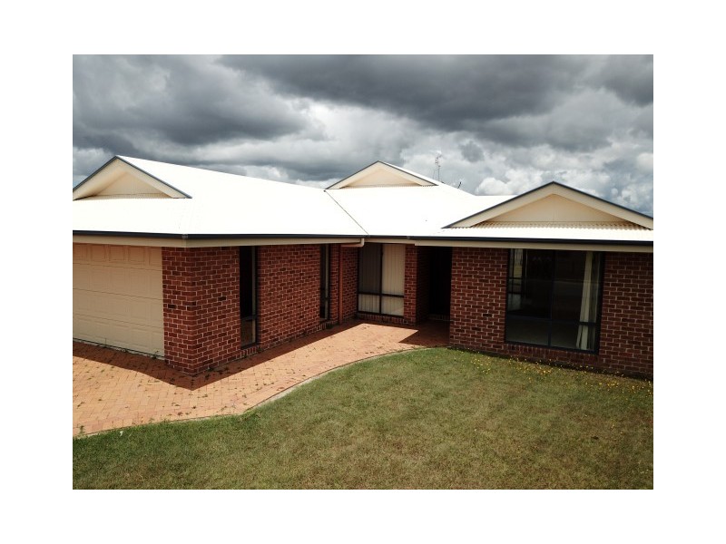 4 Cambridge Way, Urraween QLD 4655