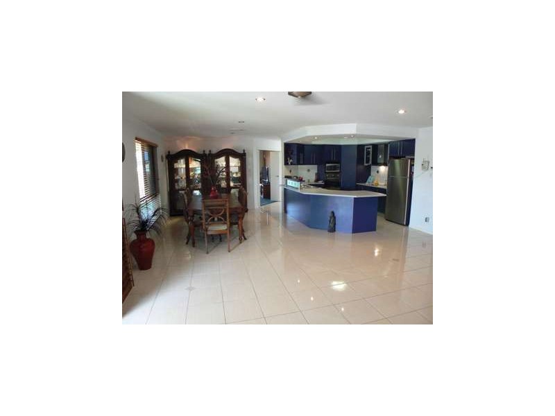 1 Noah Crt, Dundowran QLD 4655