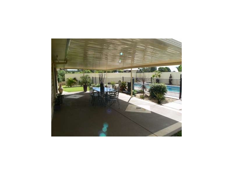 1 Noah Crt, Dundowran QLD 4655