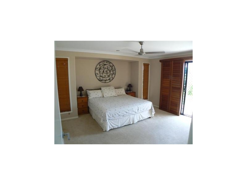 1 Noah Crt, Dundowran QLD 4655