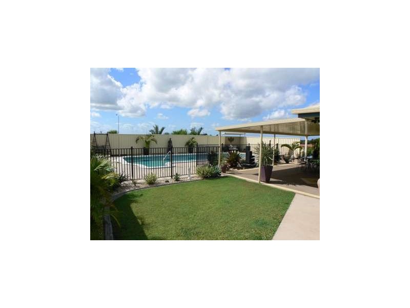 1 Noah Crt, Dundowran QLD 4655