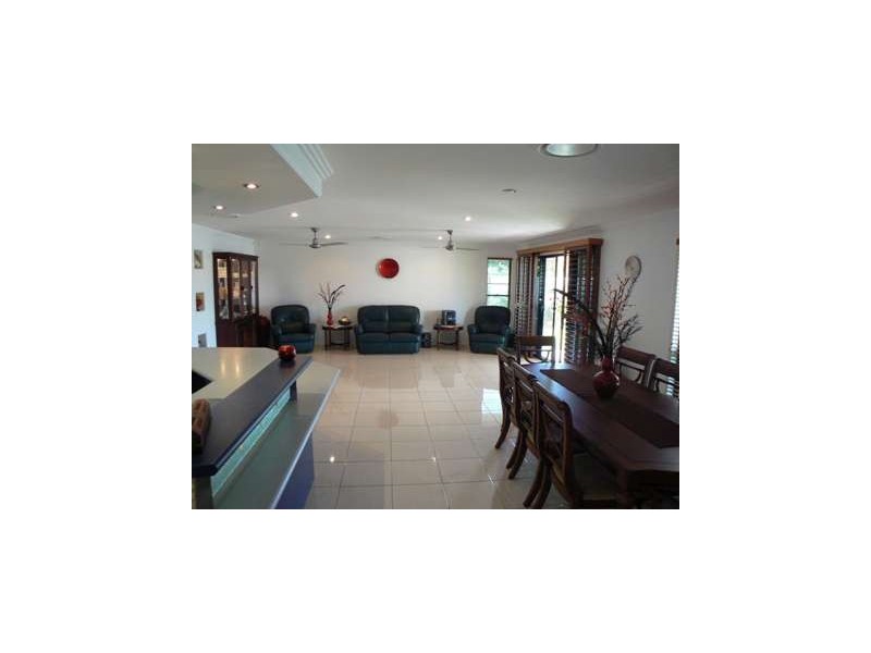 1 Noah Crt, Dundowran QLD 4655