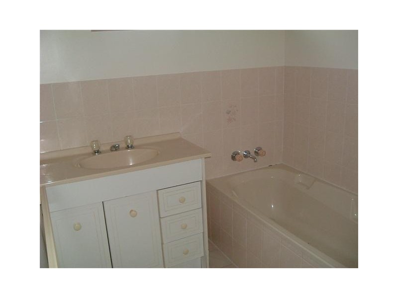 8 Lindeman Court, Kawungan QLD 4655