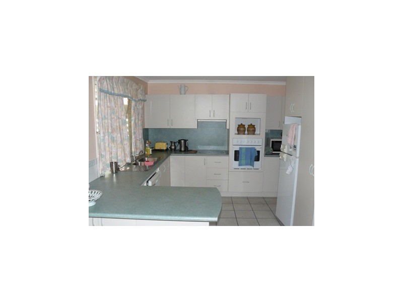 21 lester cresent, Torquay QLD 4655