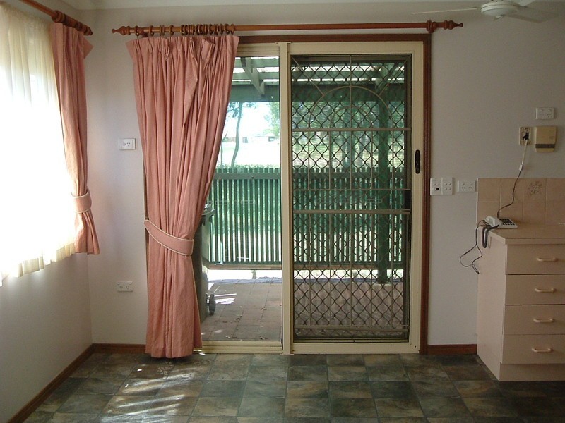 83 Hansen, Urangan QLD 4655