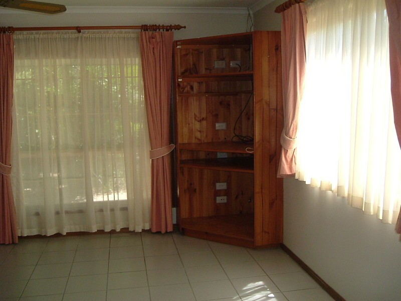 83 Hansen, Urangan QLD 4655