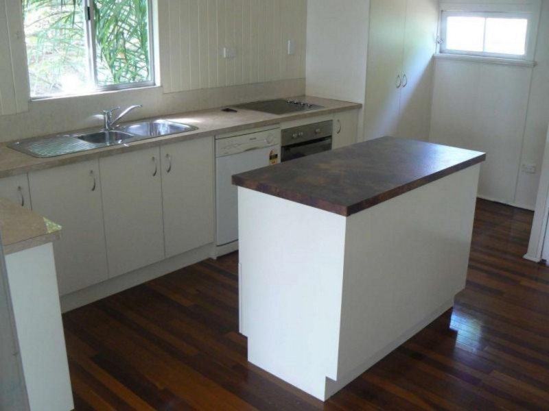 462 Esplanade, Torquay QLD 4655