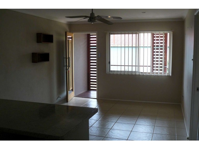 2/63 Queens Road, Scarness QLD 4655