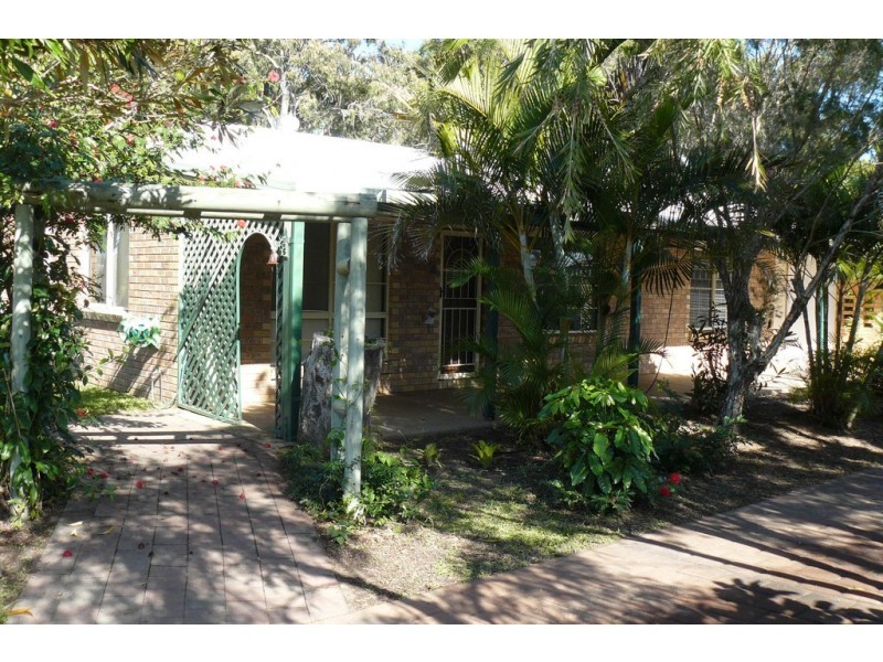 83 Hansen Street, Urangan QLD 4655