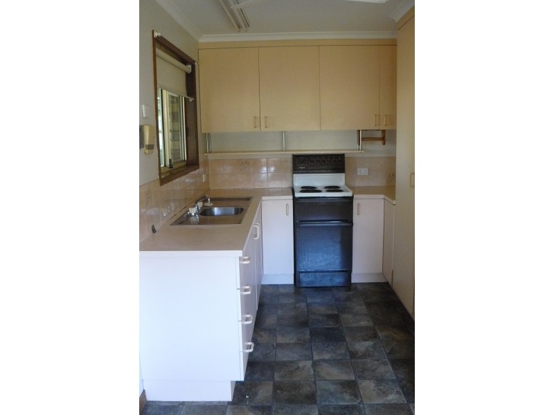 83 Hansen Street, Urangan QLD 4655