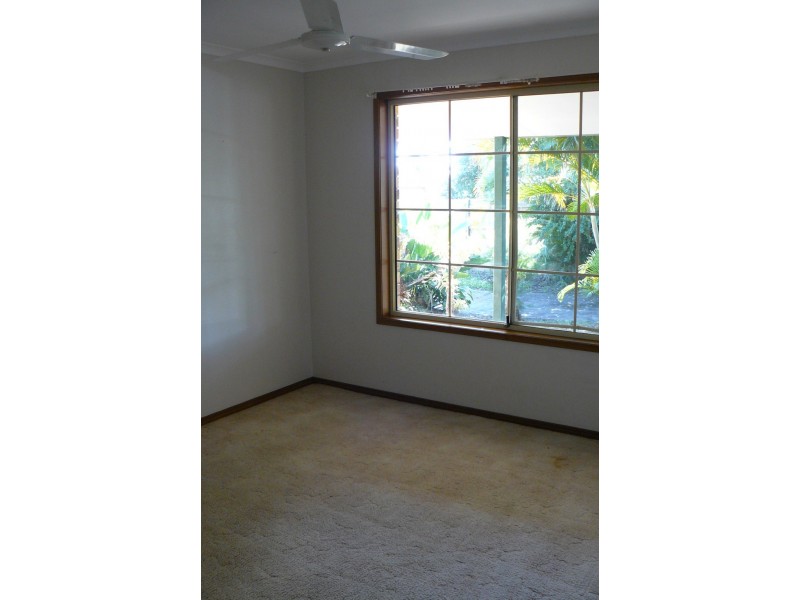 83 Hansen Street, Urangan QLD 4655