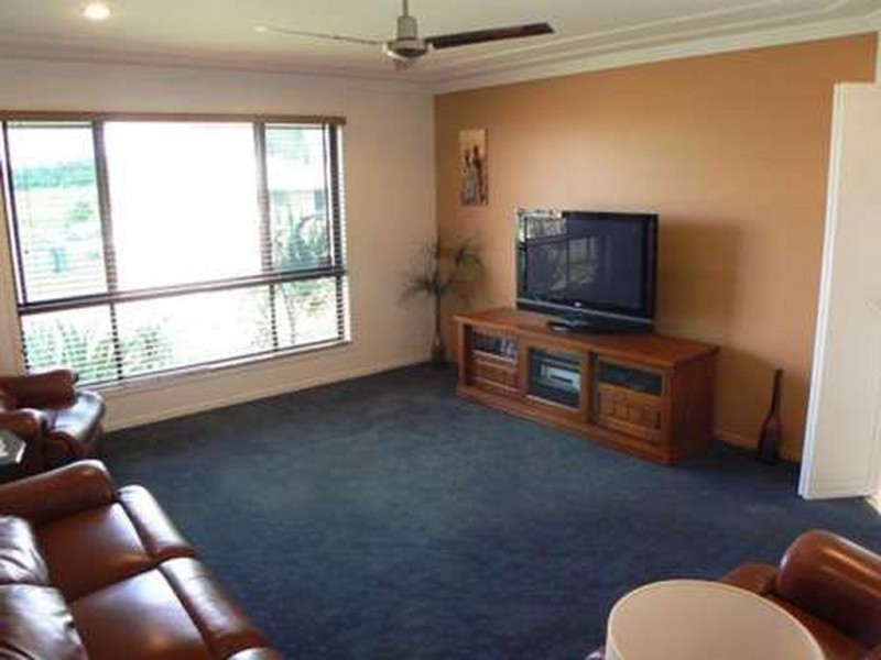 1 Noah, Dundowran QLD 4655