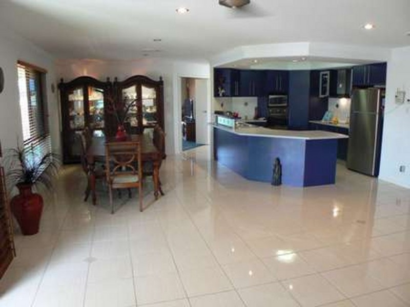 1 Noah, Dundowran QLD 4655