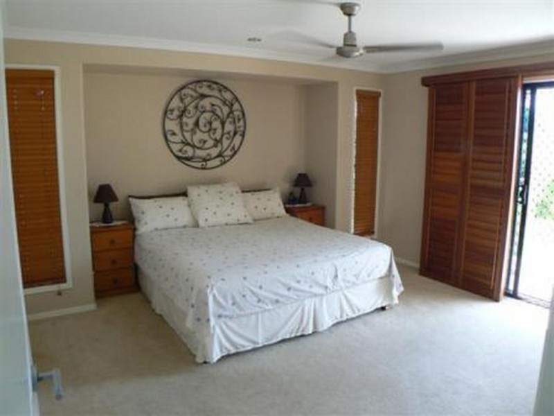 1 Noah, Dundowran QLD 4655