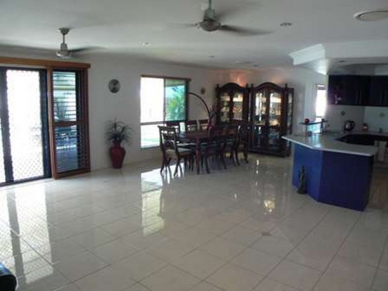 1 Noah, Dundowran QLD 4655