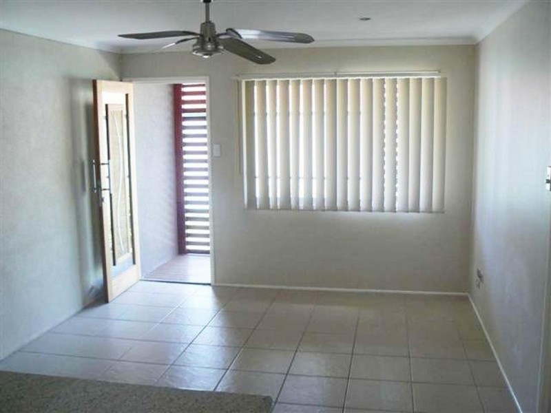 U2/63 Queens, Scarness QLD 4655