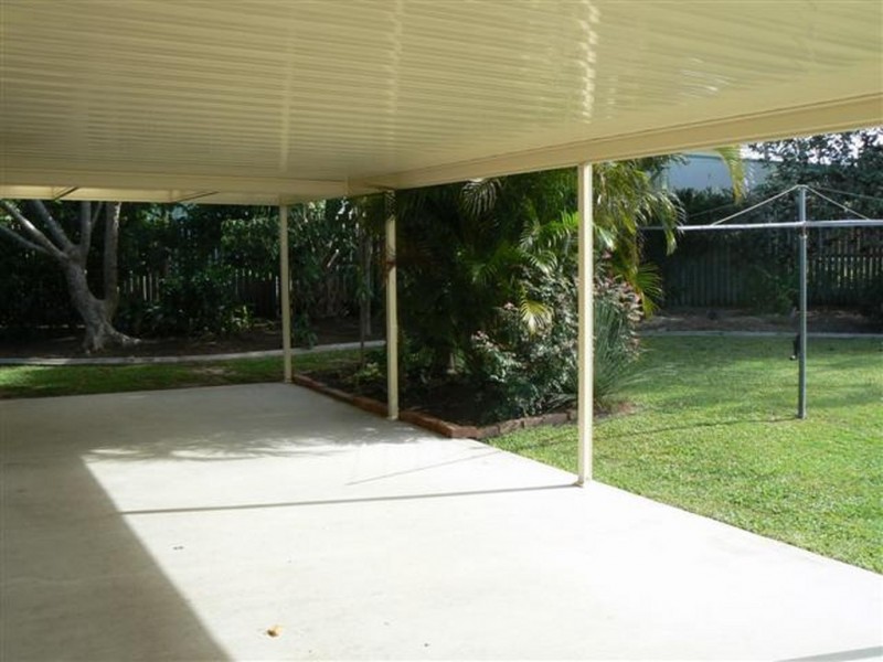 17 Dean Court, Urraween QLD 4655